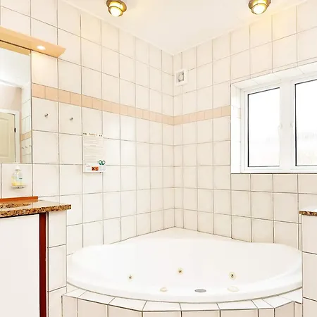 4 Star In Holiday home